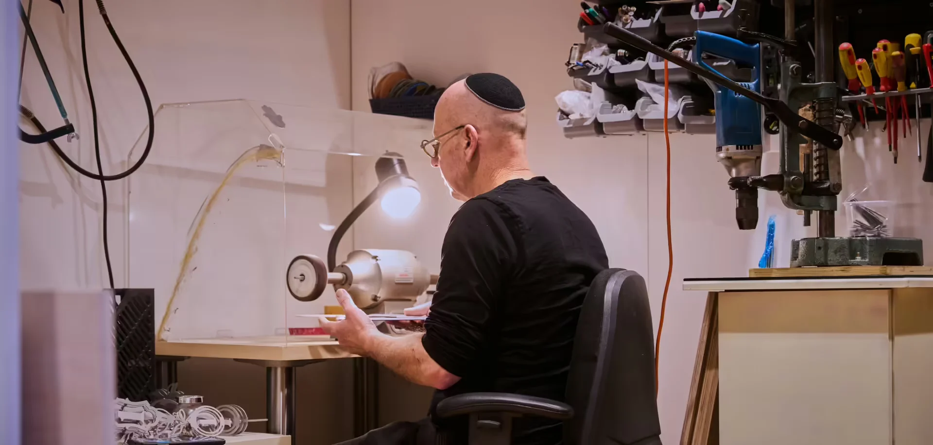 Yossi Shua at the Jerusalem gallery